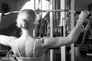 lat pull down girl